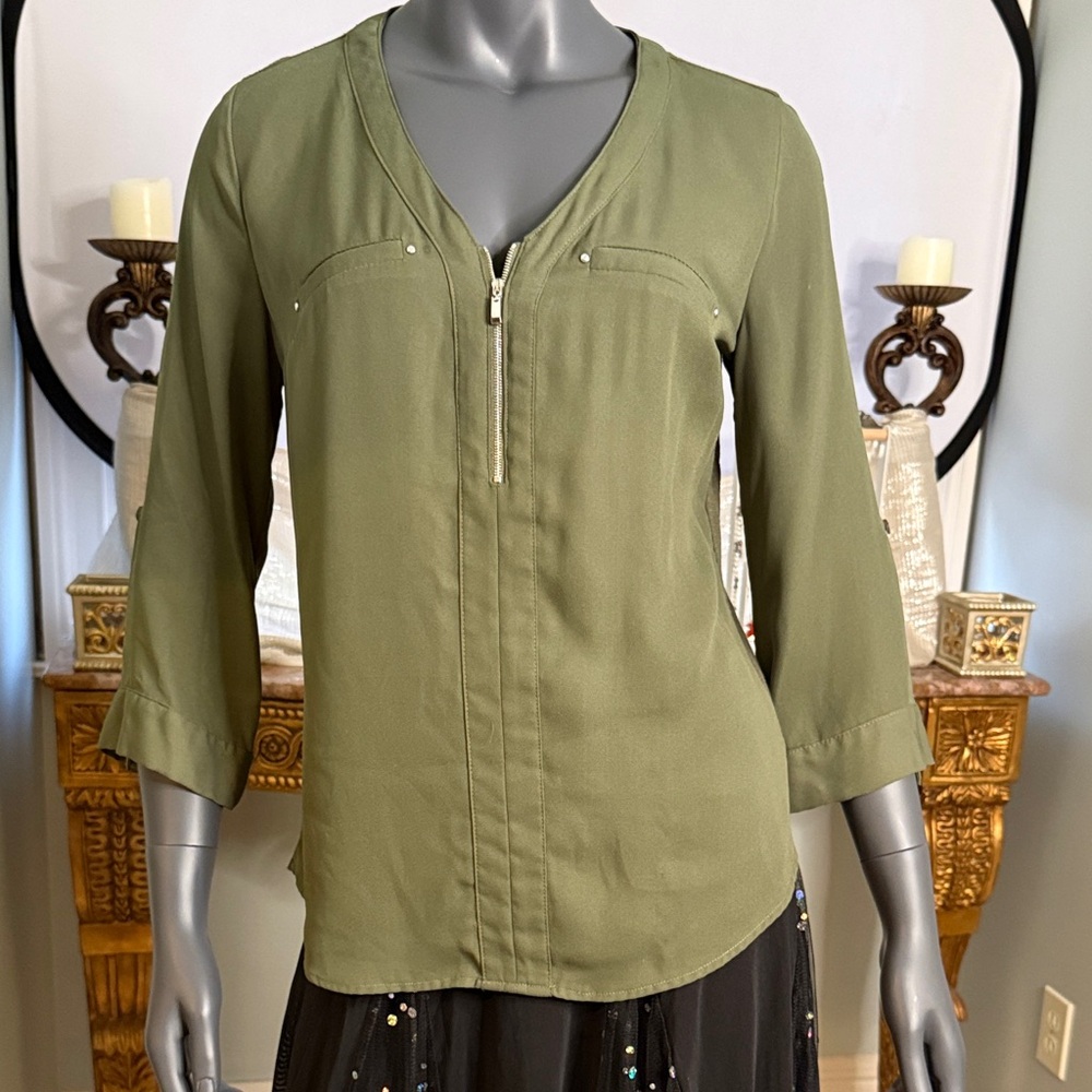 Elegant Olive Women's Blouse with Zipper Accent